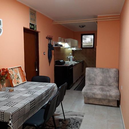 Apartment Nela Ni Buitenkant foto