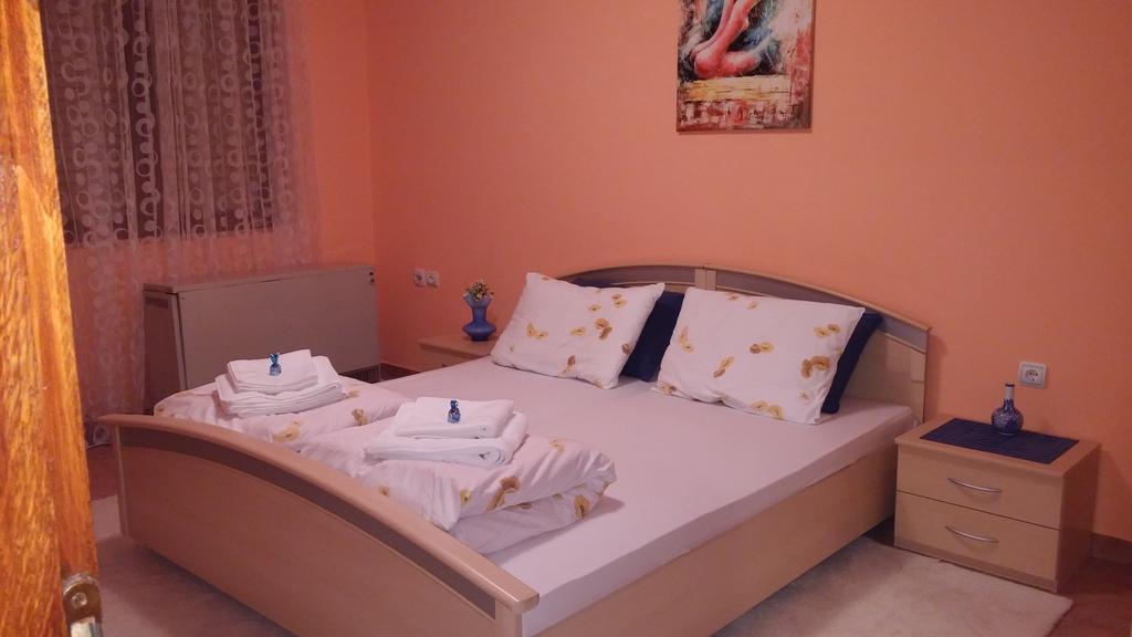 Apartment Nela Ni Kamer foto